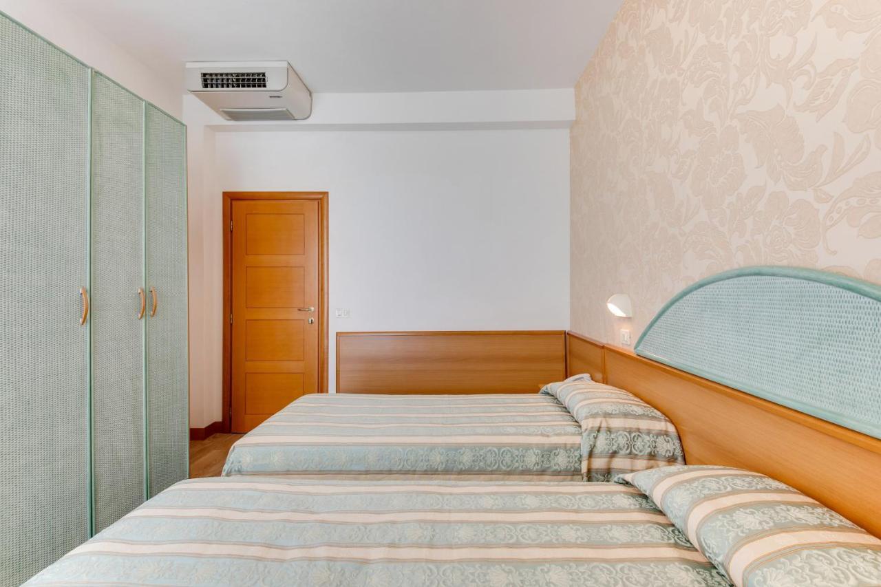 Hotel Cigno D'Oro Riccione Esterno foto