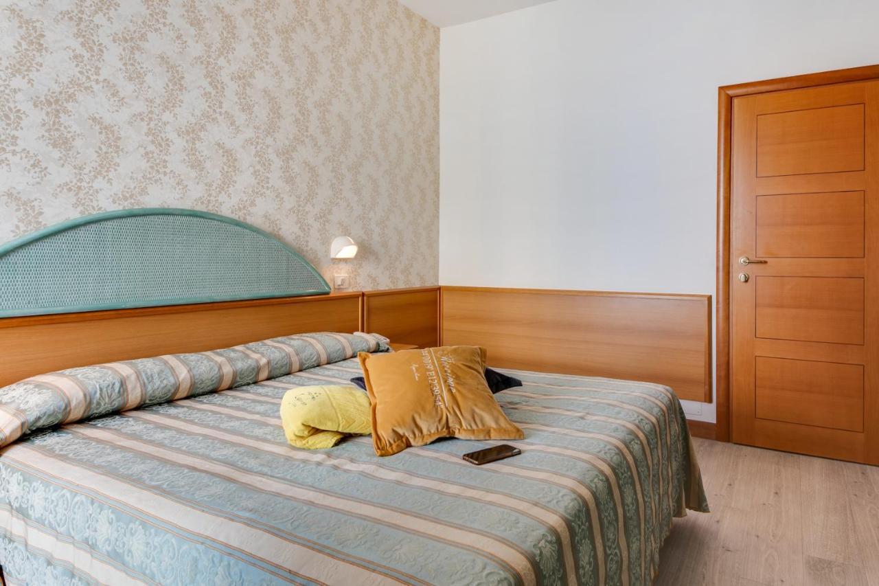 Hotel Cigno D'Oro Riccione Esterno foto