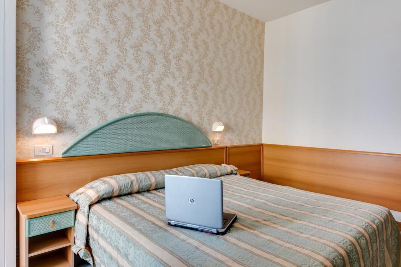 Hotel Cigno D'Oro Riccione Esterno foto