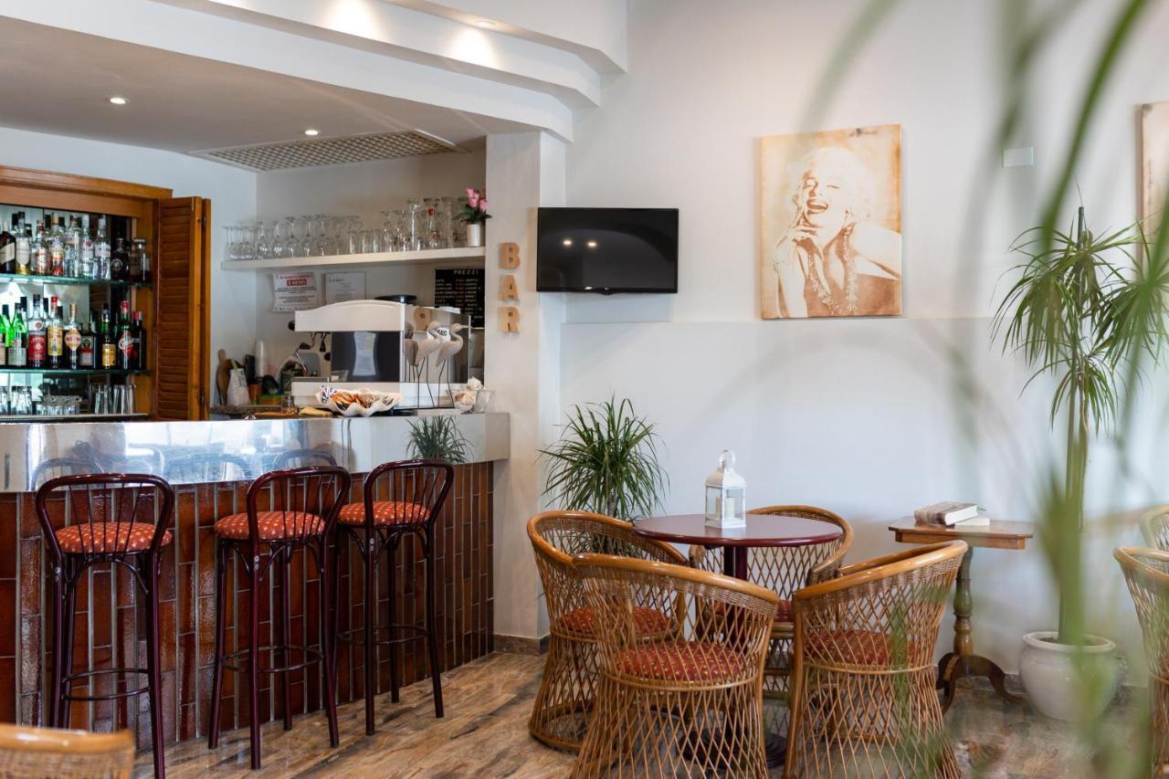 Hotel Cigno D'Oro Riccione Esterno foto
