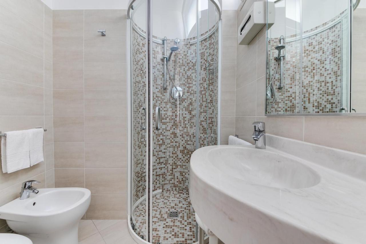 Hotel Cigno D'Oro Riccione Esterno foto