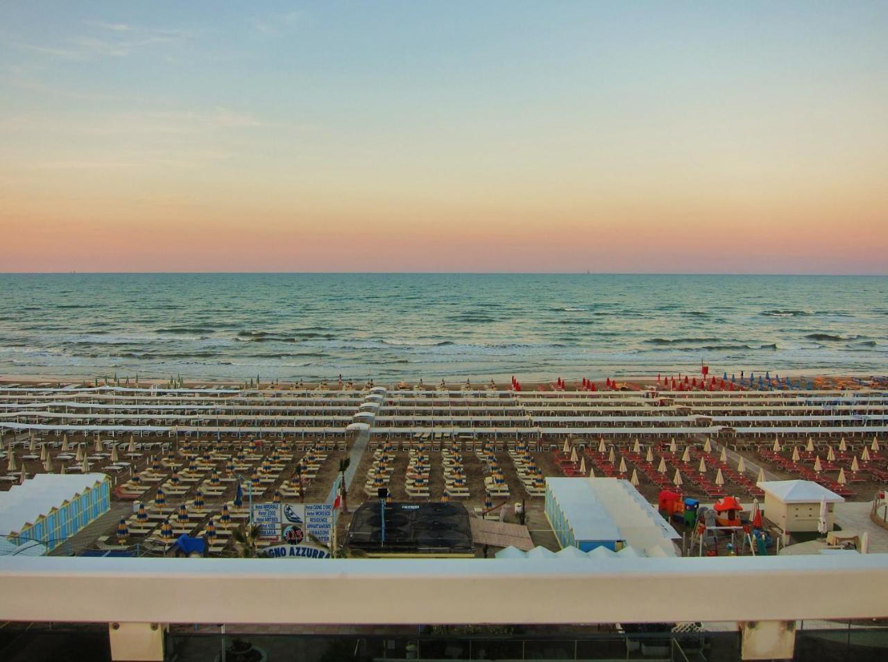 Hotel Cigno D'Oro Riccione Esterno foto